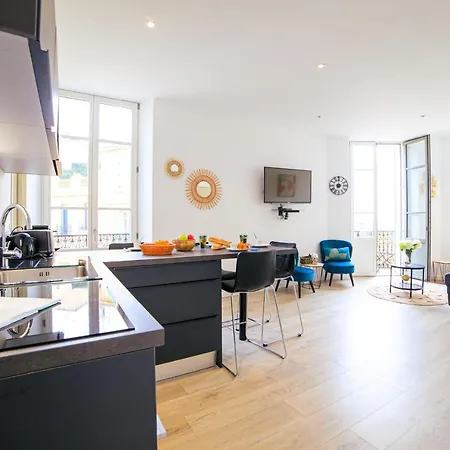 Guestready - Luminous Apartment With Private Balcony In Downtown Cannes * Cannes
