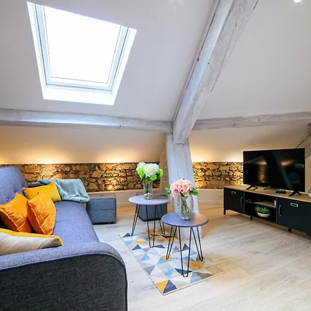 Guestready - Luminous Apartment With Private Balcony In Downtown Cannes Cannes