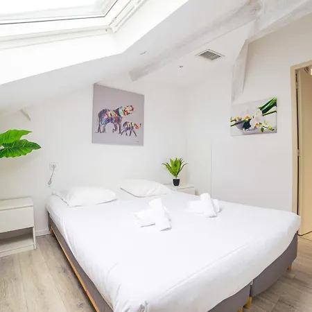 Guestready - Luminous Apartment With Private Balcony In Downtown Cannes Apartamento