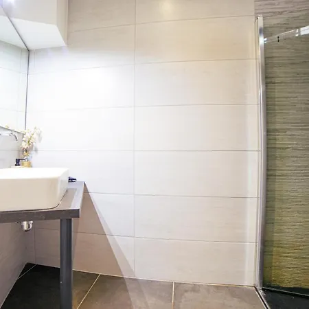 Guestready - Luminous Apartment With Private Balcony In Downtown Cannes Apartamento Cannes